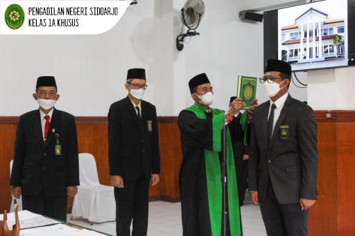 PENGAMBILAN SUMPAH JABATAN DAN PELANTIKAN JURUSITA PENGADILAN NEGERI SIDOARJO
